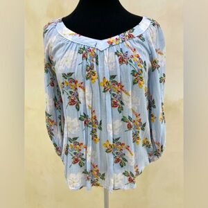 Anthropologie Maeve Womens Top- size 4. Excellent pre-owned condition.